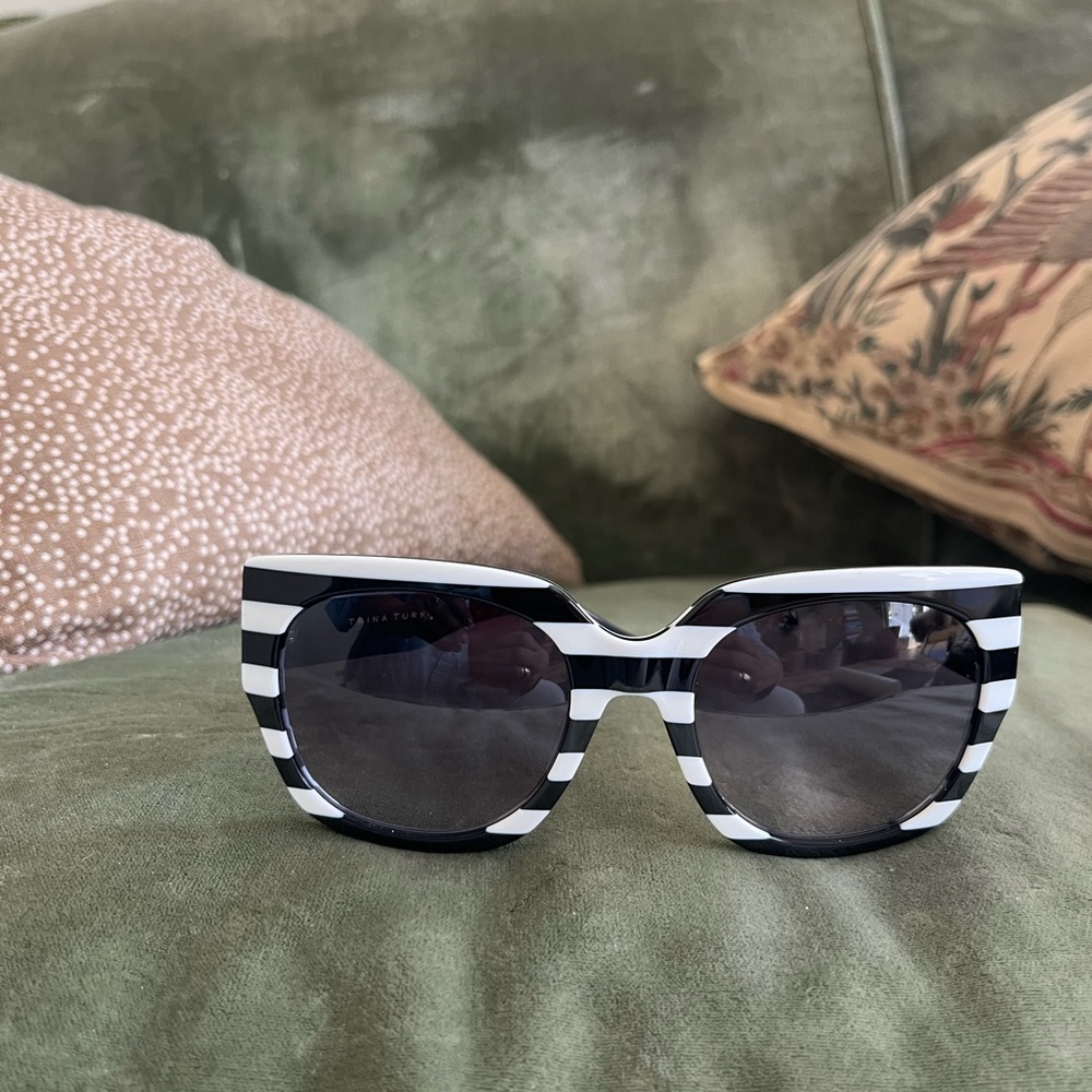 Trina Turk Black and White Striped Sunglasses Fashion-Forward Design